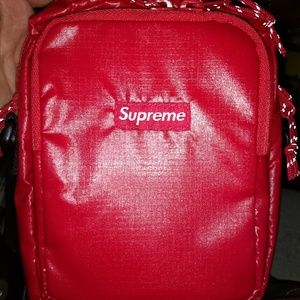 Supreme FW17 Cordura Shoulder Bag Red